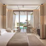 Апарт-отель Amathus Residences Лимасол