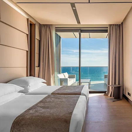 Ξενοδοχείο με διαμερίσματα Amathus Residences 5*