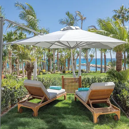 Aparthotel Amathus Residences