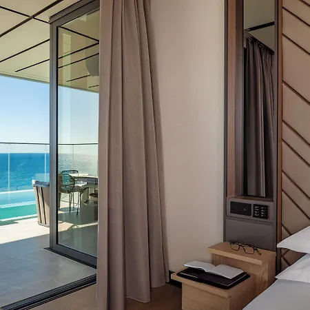 Amathus Residences Ξενοδοχείο με διαμερίσματα 5*