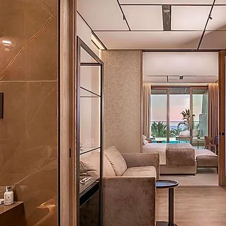 Amathus Residences 5*