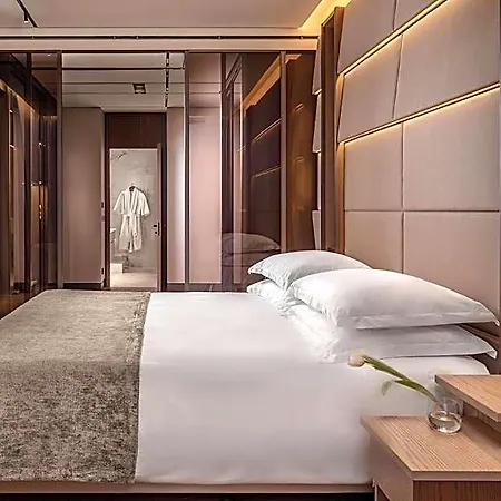Amathus Residences 5*