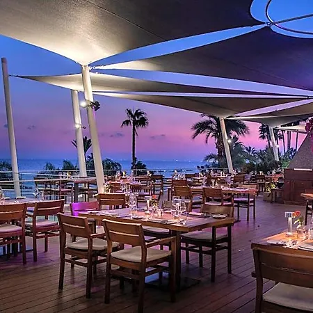 Amathus Residences Апарт-отель Лимасол