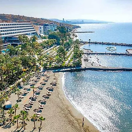 Amathus Residences Апарт-отель Лимасол