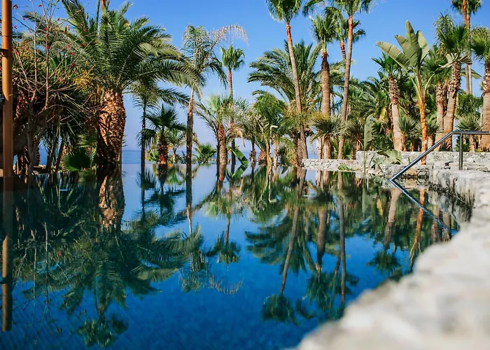 Amathus Residences 5*