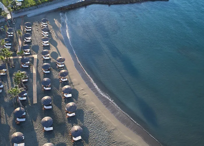 Amathus Residences Apartahotel 5*