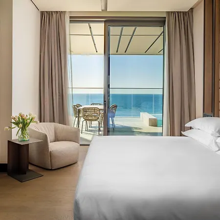 Amathus Residences Lägenhetshotell 5*